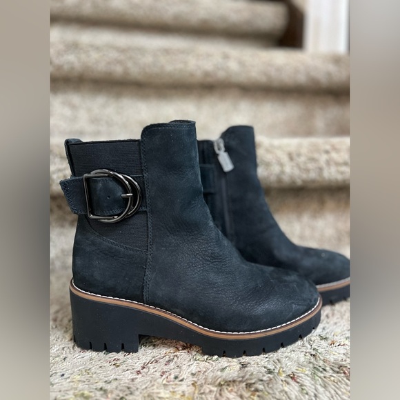 NWOT Blondo Dakota Waterproof Ankle Boot. Color: Black Nubuck Size: 6.5 - Picture 3 of 9